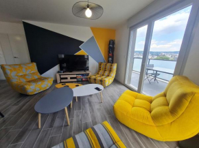Appartement contemporain 3 chambres avec vue sur canal, parking et internet à Nancy - FR-1-584-343